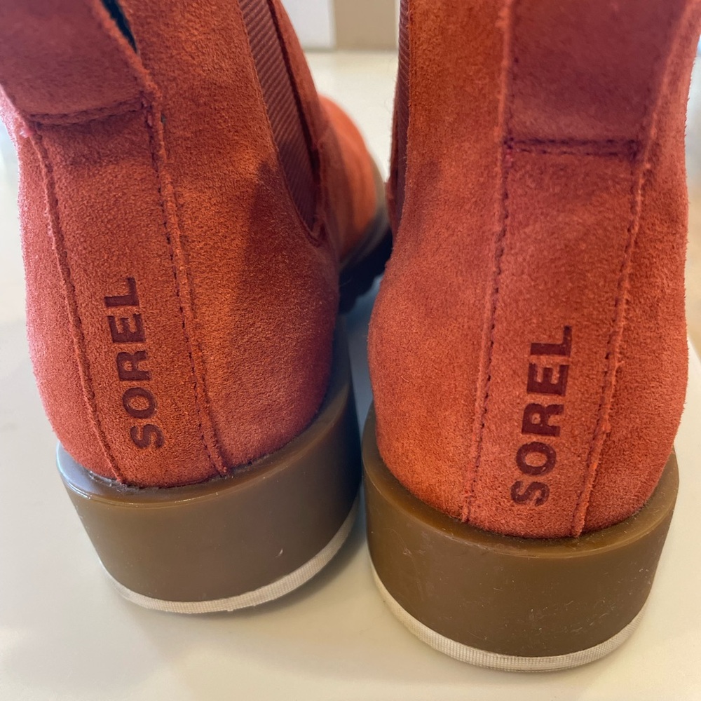 Sorel Emelie iii boots. Size 7, barely won. Beautiful condition.